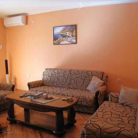 Apartment Stana Petrovac Buitenkant foto